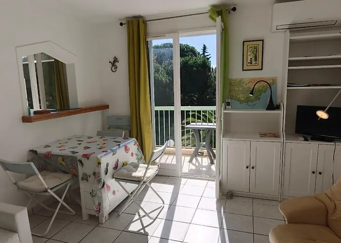 Quiet With Balcony And Swimming Pool Fréjus