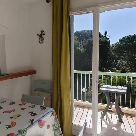 Quiet With Balcony And Swimming Pool شقة Fréjus